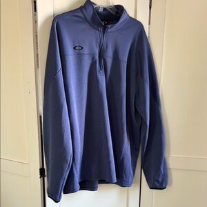 Oakley quarter zip pullover. Men’s